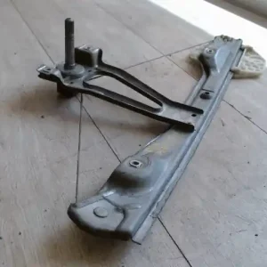 Alacsony ár RENAULT THALIA 02.03-08.10 Bal hátsó ablakemelő szerkezet mechanikus 5 ajtós bontott alkatrész