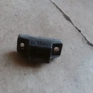 Utolsó esély RENAULT THALIA 02.03-08.10 Csomagtérajtó zár ütköző bontott alkatrész