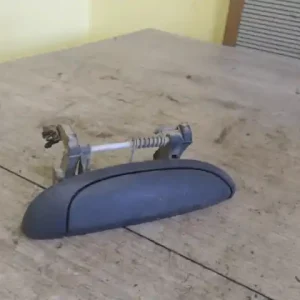 Vedd meg most RENAULT THALIA 02.03-08.10 Jobb hátsó külső kilincs 4 ajtós bontott alkatrész