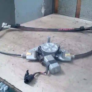 Vásárlói kedvenc RENAULT THALIA 2008.11.01- Bal első ablakemelő szerkezet elektromos bontott alkatrész