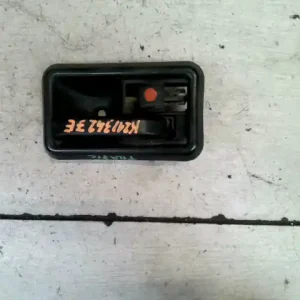 Vedd meg online RENAULT TRAFIC -94 Jobb első belső kilincs bontott alkatrész