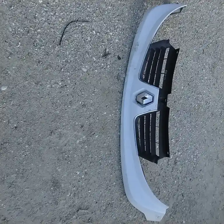 Akciós ár RENAULT Trafic 2006.08.01-2014.04.30 Hűtőrács díszrács bontott alkatrész