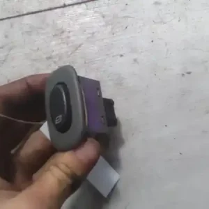 SAAB 9-5 01- Jobb hátsó ablakemelő kapcsoló bontott alkatrész Ne maradj le