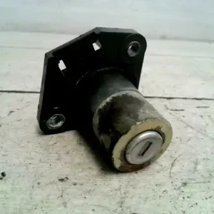 SAAB 9-5 97.09-01.08 Csomagtérajtó dugózár sedanbontott alkatrész Prémium