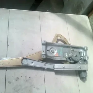 Különleges ajánlat SAAB 900 Bal első ablakemelő szerkezet elektromos bontott alkatrész