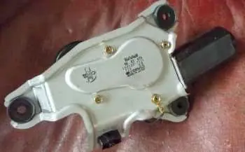 Legkelendőbb SAAB 9000 Ablaktörlő motor hátsó bontott alkatrész