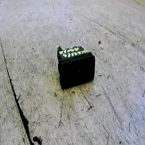 Csak ma SEAT Arosa 97.04-00.08 Jobb első ablakemelő kapcsoló bontott alkatrész