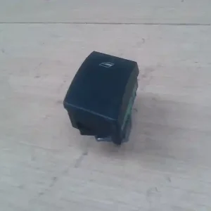 Gyors kiszállítás SEAT CORDOBA 02.09-08.02 Jobb első ablakemelő kapcsoló bontott alkatrész