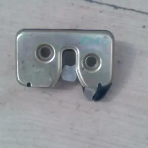 Alacsony ár SEAT CORDOBA 93-99 Csomagtér ajtó zárszerkezet 4 ajtós bontott alkatrész