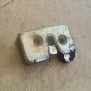 Kihagyhatatlan ajánlat SEAT CORDOBA 93-99 Csomagtér ajtó zárszerkezet bontott alkatrész