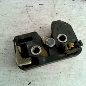 Árengedmény SEAT CORDOBA 93-99 Csomagtérajtó zárszerkezet sedanbontott alkatrész