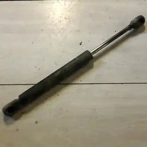 Azonnali szállítás SEAT CORDOBA 99-02 Csomagtérajtó kitámasztó teleszkóp pozíció független bontott alkatrész