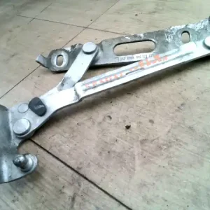 Exkluzív ajánlat SEAT CORDOBA 99-02 Csomagtérajtó bal ajtózsanér 5 ajtós bontott alkatrész