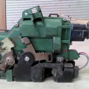 SEAT IBIZA 02-08 Bal első ajtó zárszerkezet központi záras bontott alkatrész Azonnali szállítás