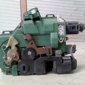 SEAT IBIZA 02-08 Bal hátsó ajtó zárszerkezet központi záras bontott alkatrész Legnépszerűbb