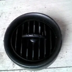 SEAT IBIZA 02-08 Középső szellőző bontott alkatrész Olcsó