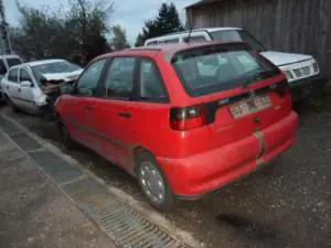 SEAT IBIZA 93-99 Bal hátsó ajtóüveg bontott alkatrész Kedvezményes ár