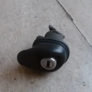 SEAT IBIZA 93-99 Csomagtérajtó dugózár 5 ajtós bontott alkatrész Biztonságos fizetés