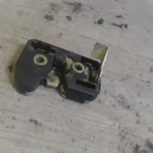 Azonnali szállítás SEAT IBIZA 93-99 Csomagtérajtó zárszerkezet 3 ajtós bontott alkatrész