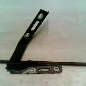 Kedvezmény SEAT IBIZA 93-99 Motorháztető jobb zsanér bontott alkatrész