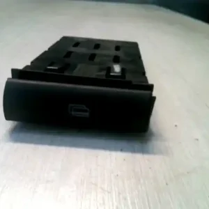 Exkluzív ajánlat SEAT IBIZA 99-02 Tároló rekesz első bontott alkatrész