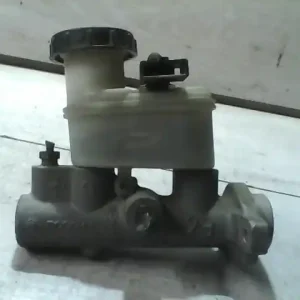 Ingyenes szállítás NISSAN PRIMERA 98-01 Főfékhenger bontott alkatrész