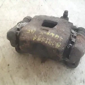 Legkelendőbb NISSAN SUNNY N14 91.03-95.09 Bal első féknyereg munkahengerrel bontott alkatrész