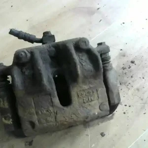 Akciós ár NISSAN VANETTE CARGO Bal első féknyereg munkahengerrel bontott alkatrész