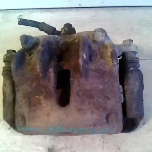 Outlet NISSAN VANETTE CARGO Bal első féknyereg munkahengerrel 2.3 d bontott alkatrész