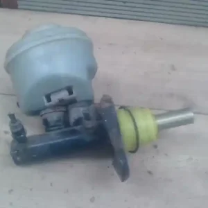 Biztonságos vásárlás NISSAN VANETTE CARGO Főfékhenger tartállyal,kupak nélkül,2.3d bontott alkatrész