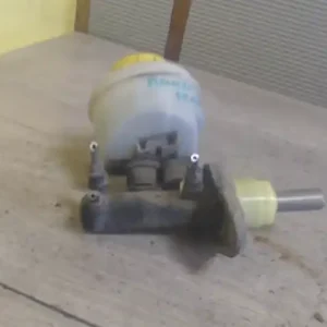 NISSAN VANETTE CARGO Főfékhenger 2.3 d bontott alkatrész Biztonságos vásárlás