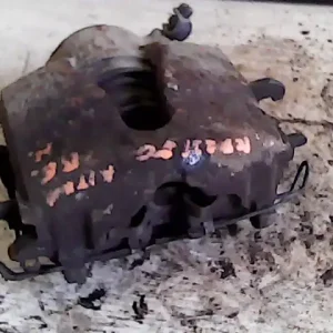 Biztonságos fizetés OPEL ASTRA G 97-04 Bal első féknyereg munkahengerrel hűtött tárcsához bontott alkatrész