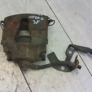 Végkiárusítás OPEL ASTRA G 97-04 Jobb első féknyereg munkahengerrel 1.7dbontott alkatrész