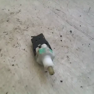 Árengedmény OPEL CORSA B 93-00 Féklámpa pedál kapcsoló bontott alkatrész