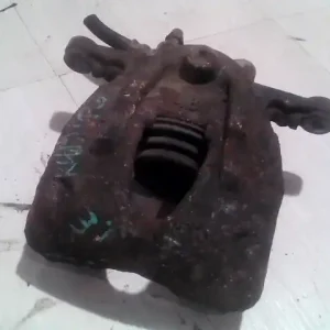 Vedd meg online OPEL CORSA C 00-06 Jobb első féknyereg munkahengerrel 1.0ibontott alkatrész