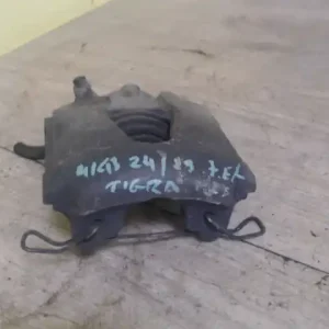 Szuper ajánlat OPEL TIGRA Jobb első féknyereg munkahengerrel 1.4 i bontott alkatrész