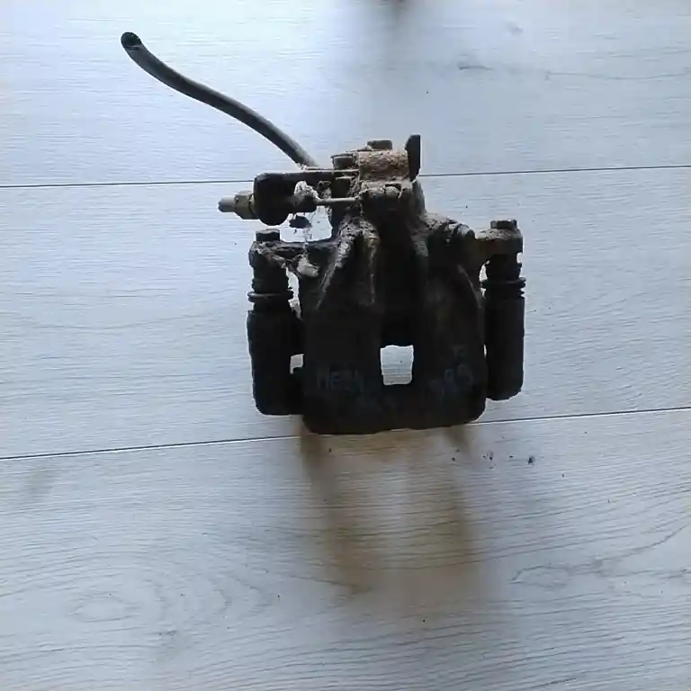 Rendeld meg most OPEL VIVARO 01-06 Jobb hátsó féknyereg munkahengerrel bontott alkatrész