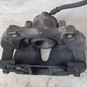 Azonnal elérhető OPEL Zafira 98.09.01-05.08.31 Jobb első féknyereg munkahengerrel bontott alkatrész