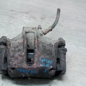 Árengedmény PEUGEOT 206 Bal első féknyereg munkahengerrel 1.4i bontott alkatrész