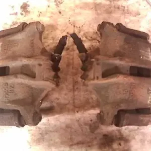 Szuper ajánlat PEUGEOT 206 Jobb első féknyereg munkahengerrel bontott alkatrész