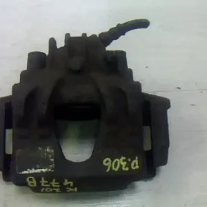 Ingyenes szállítás PEUGEOT 306 93-97 Bal első féknyereg munkahengerrel 1.9dbontott alkatrész