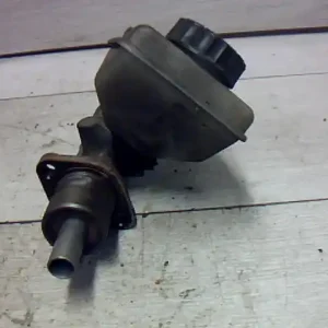 Vedd meg online PEUGEOT 605 Főfékhenger bontott alkatrész