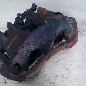 Prémium PEUGEOT BOXER 02-06 Bal első féknyereg munkahengerrel bontott alkatrész