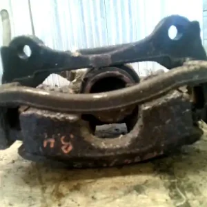 Szuper akció PEUGEOT Boxer 2006.07.01-2013.12.31 Bal hátsó féknyereg munkahengerrel bontott alkatrész