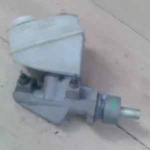 Alacsony ár RENAULT CLIO 01-06 Főfékhenger tartállyal,kupak nélkül 1.2i bontott alkatrész