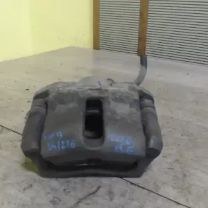 Árengedmény RENAULT CLIO 90-96 Bal első féknyereg munkahengerrel 1.9 d bontott alkatrész