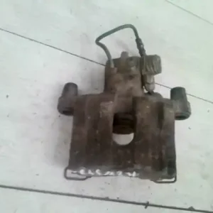 Végkiárusítás RENAULT LAGUNA 00-05 Jobb hátsó féknyereg munkahengerrel 2.0i bontott alkatrész