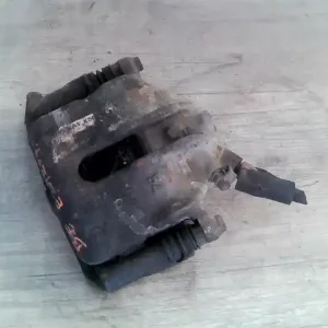 Utolsó esély RENAULT LAGUNA 94-98 Bal első féknyereg munkahengerrel 1.8ibontott alkatrész