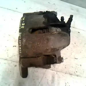 Akció RENAULT MEGANE SCENIC 99-03 Jobb első féknyereg munkahengerrel 1.4 i 16v bontott alkatrész