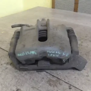 Végkiárusítás RENAULT MEGANE SCENIC 99-03 Jobb első féknyereg munkahengerrel 2.0 i bontott alkatrész